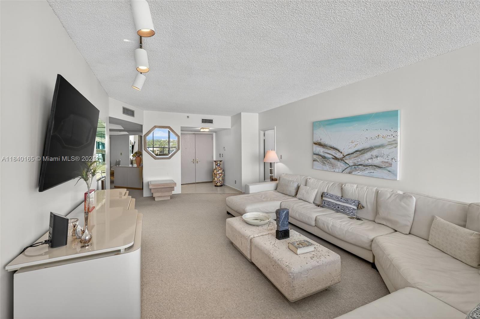 20281 E Country Club Dr #704, Aventura FL 33180