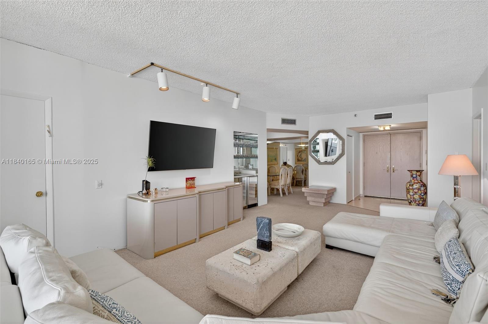 20281 E Country Club Dr #704, Aventura FL 33180