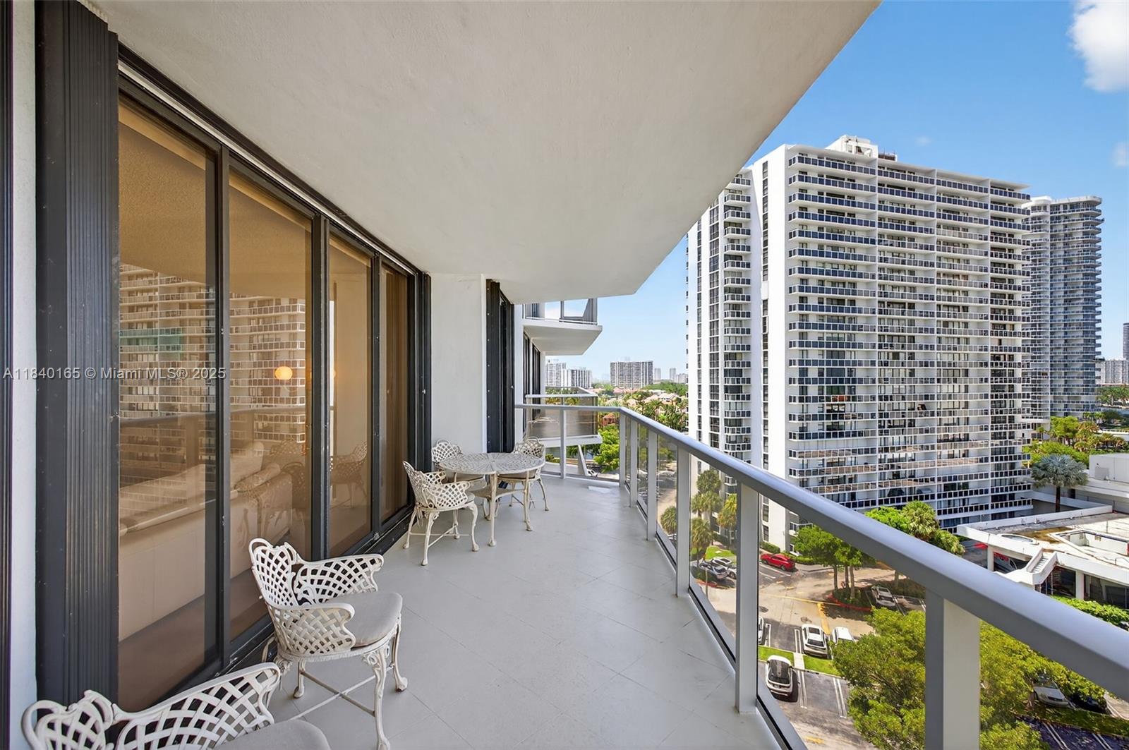 20281 E Country Club Dr #704, Aventura FL 33180