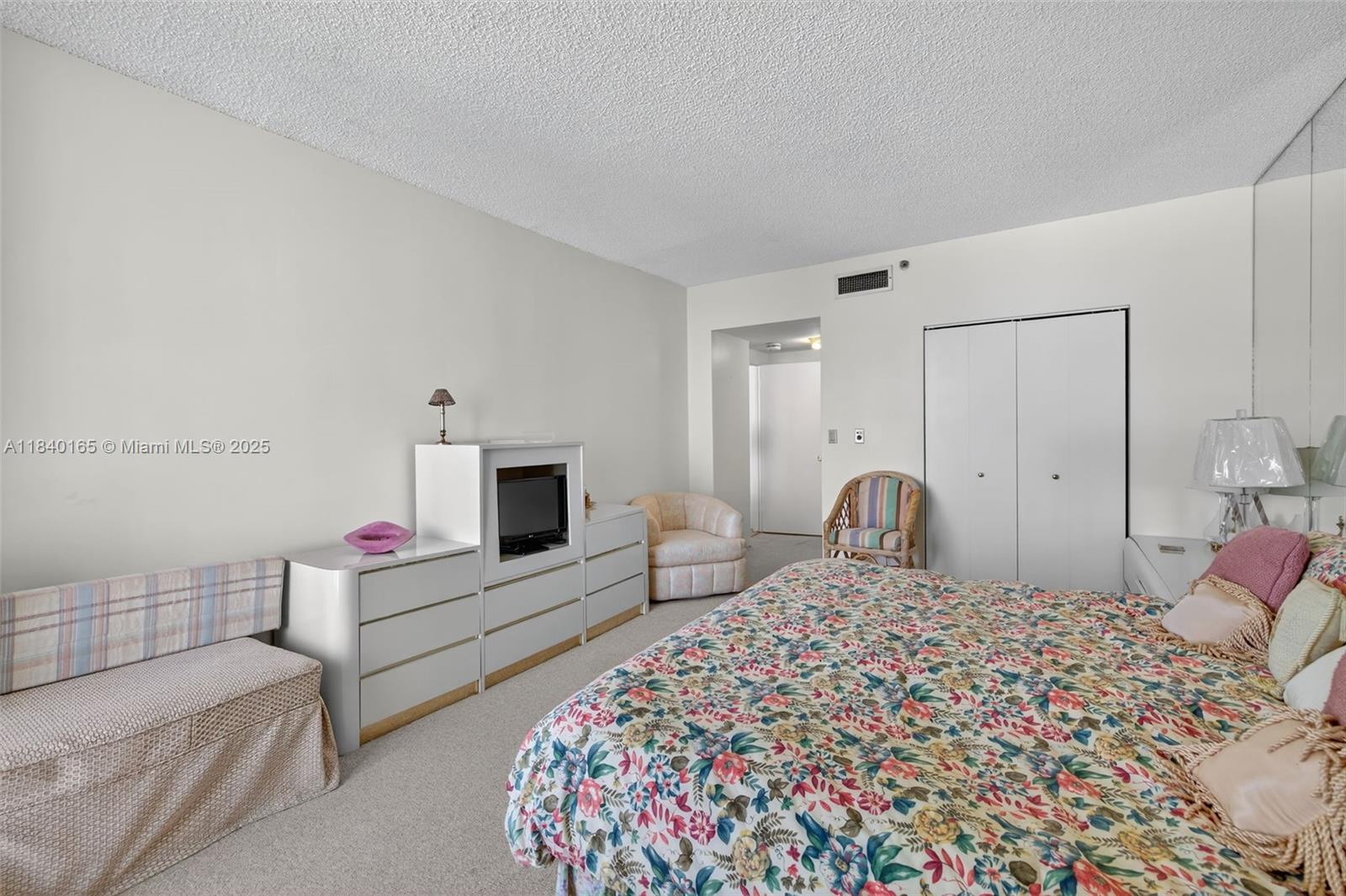 20281 E Country Club Dr #704, Aventura FL 33180