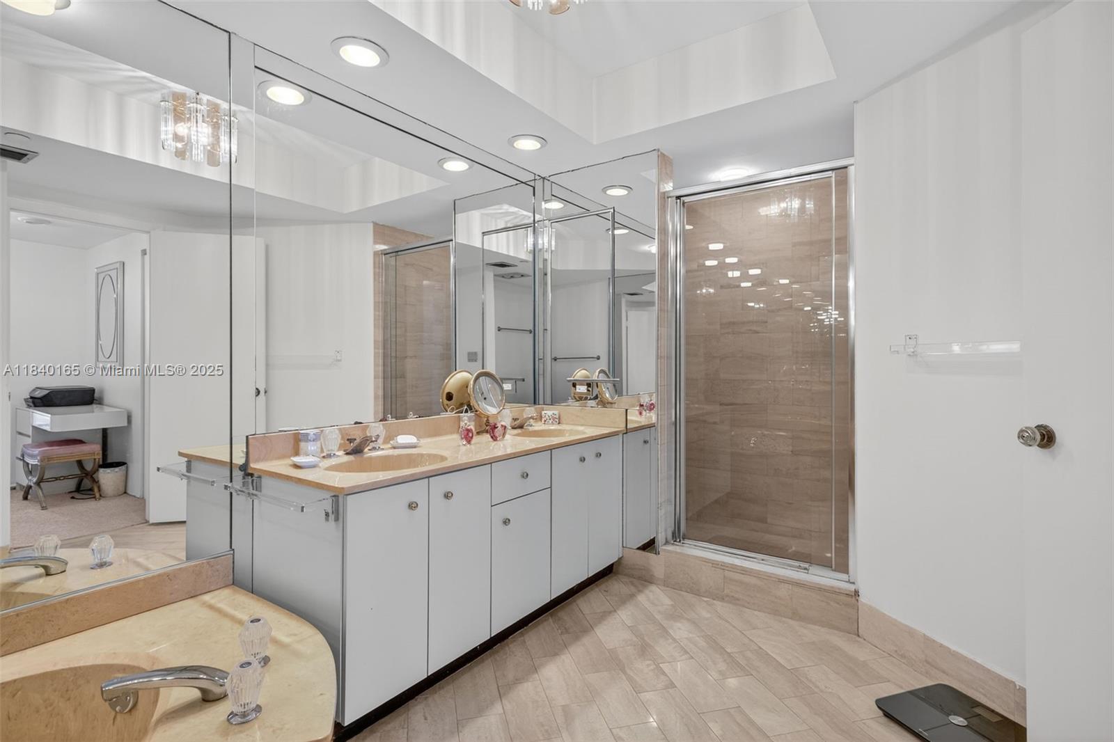 20281 E Country Club Dr #704, Aventura FL 33180