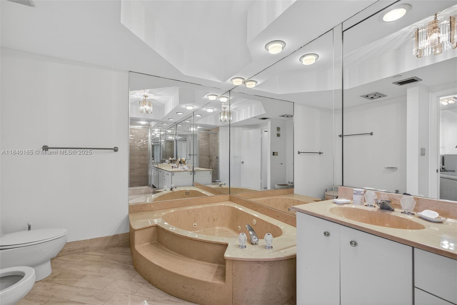 20281 E Country Club Dr #704, Aventura FL 33180