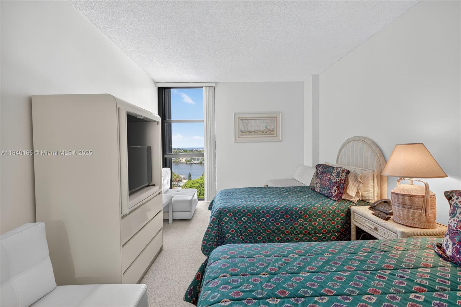 20281 E Country Club Dr #704, Aventura FL 33180