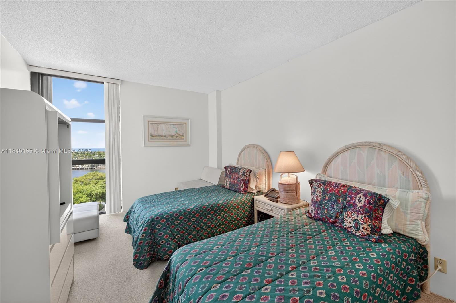 20281 E Country Club Dr #704, Aventura FL 33180