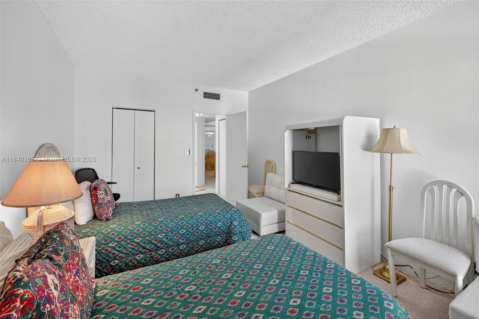 20281 E Country Club Dr #704, Aventura FL 33180