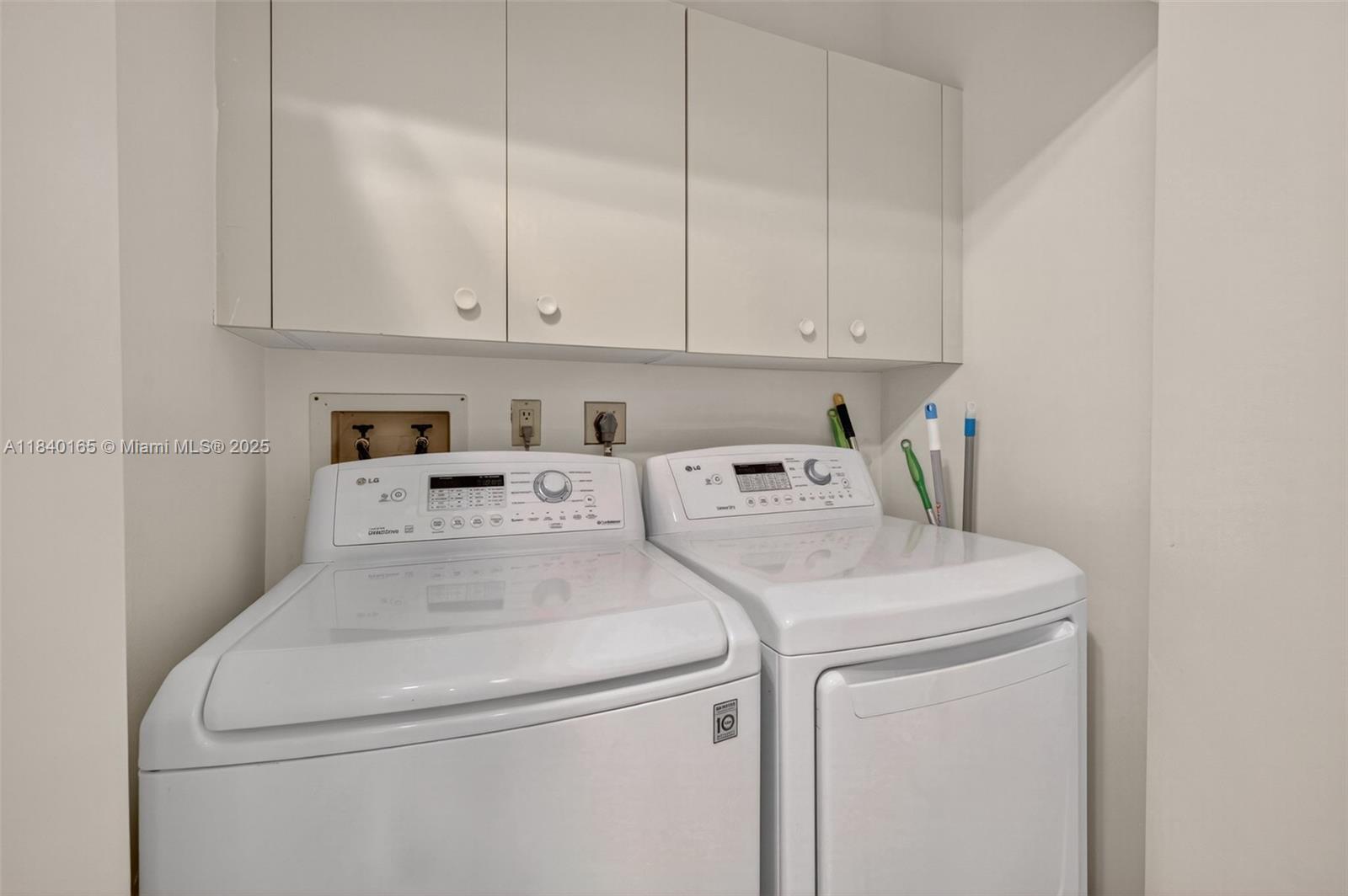 20281 E Country Club Dr #704, Aventura FL 33180