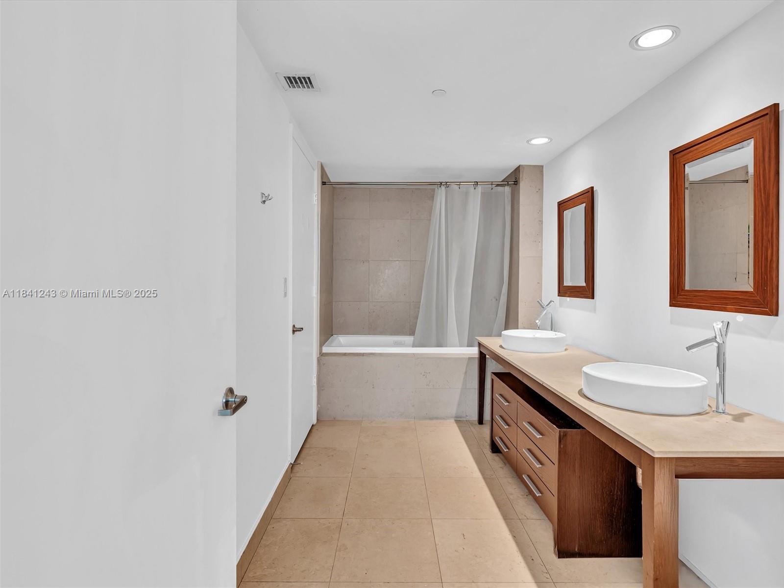 495 Brickell Ave #5009, Miami FL 33131