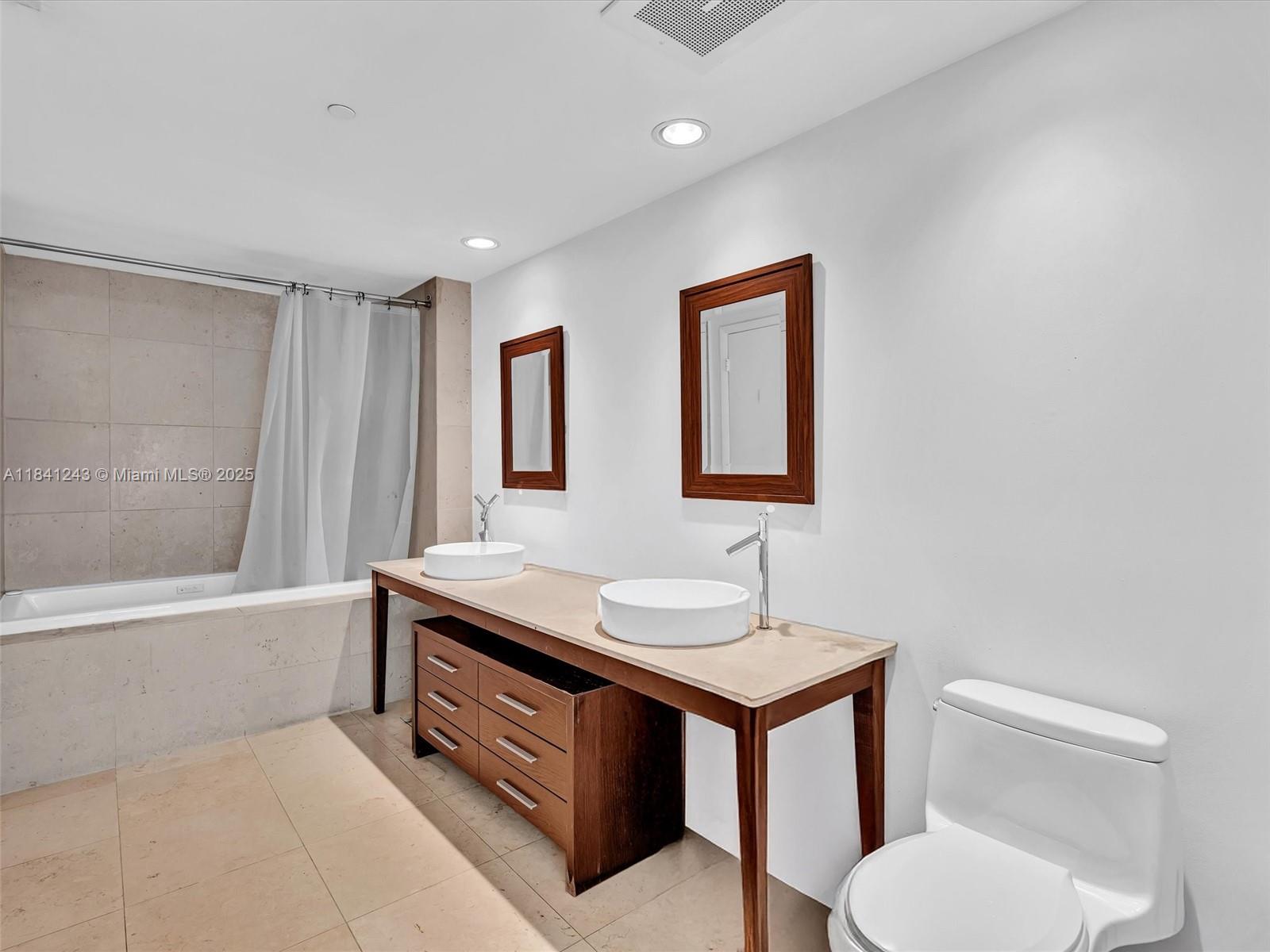 495 Brickell Ave #5009, Miami FL 33131