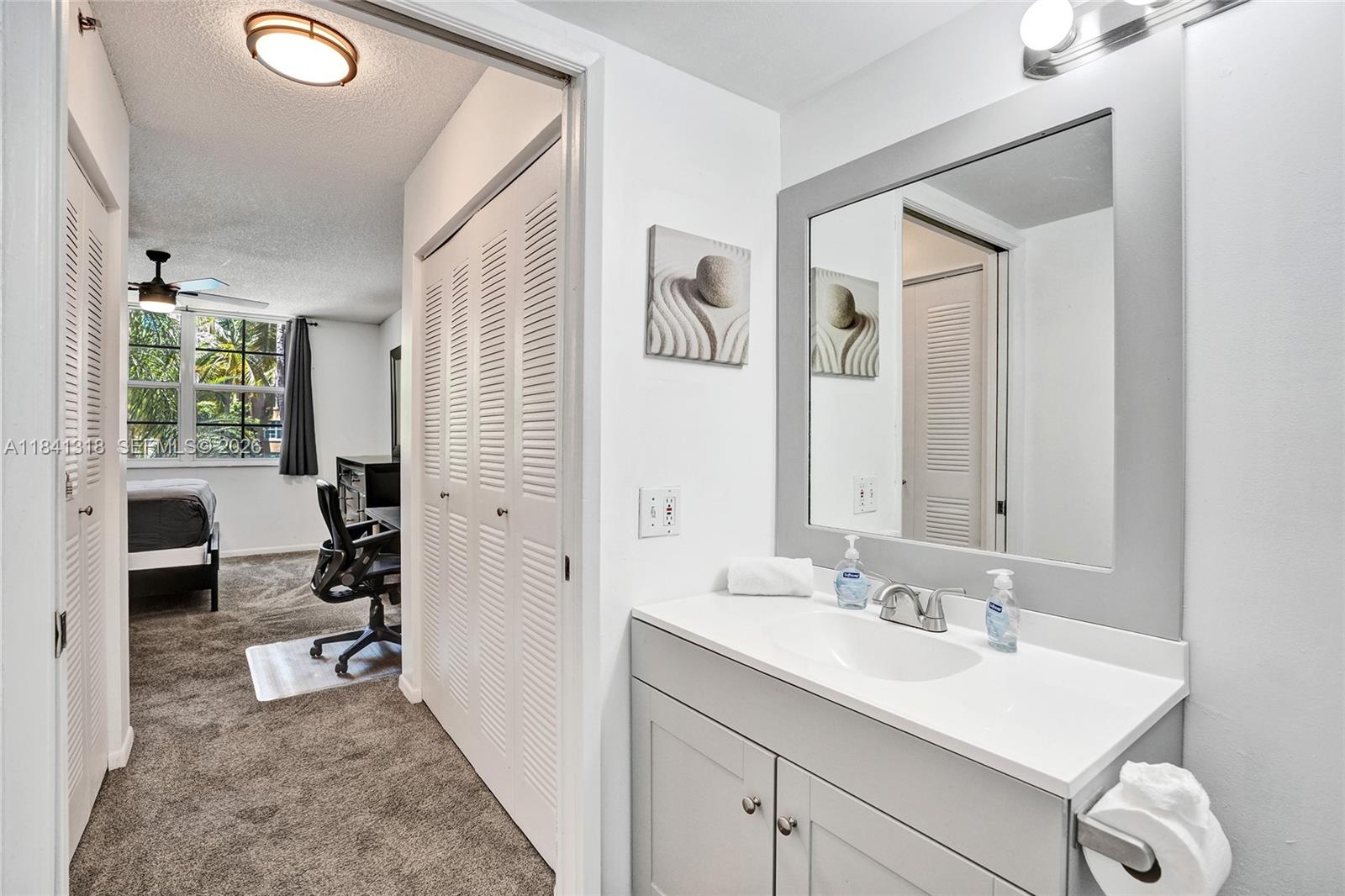 19701 E Country Club Dr #5306, Aventura FL 33180