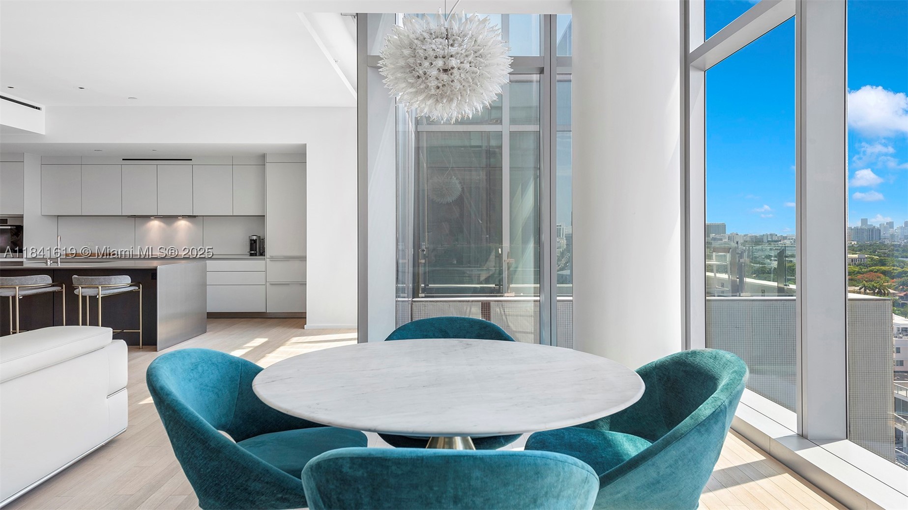 2901 Collins Ave #1403, Miami Beach FL 33140
