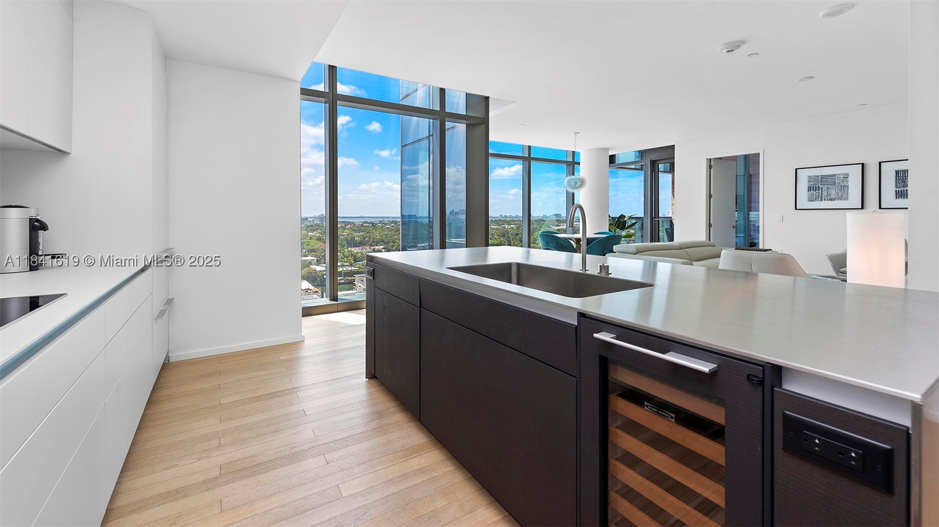 2901 Collins Ave #1403, Miami Beach FL 33140