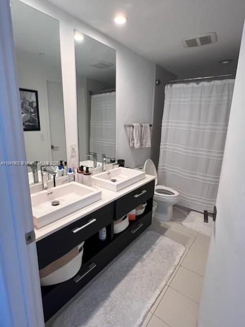 45 SW 9th St #2407, Miami FL 33130