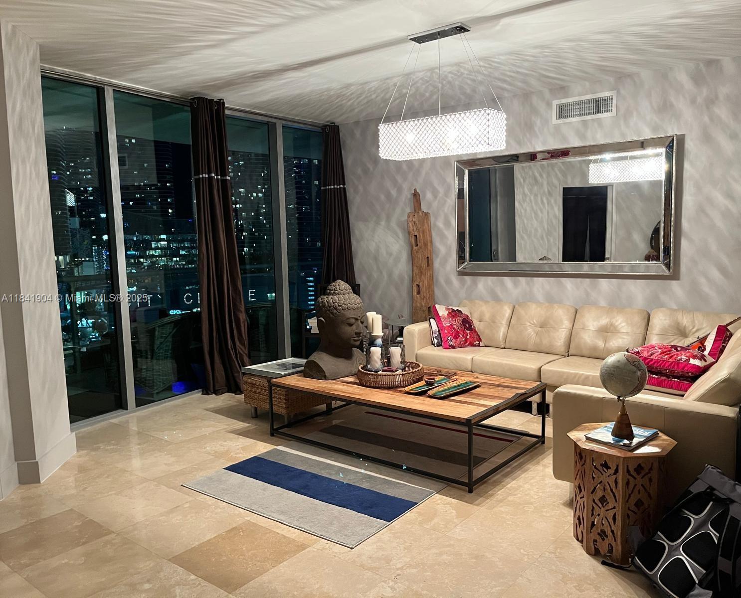 350 S Miami Ave #2002, Miami FL 33130
