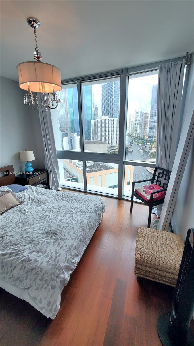 350 S Miami Ave #2002, Miami FL 33130