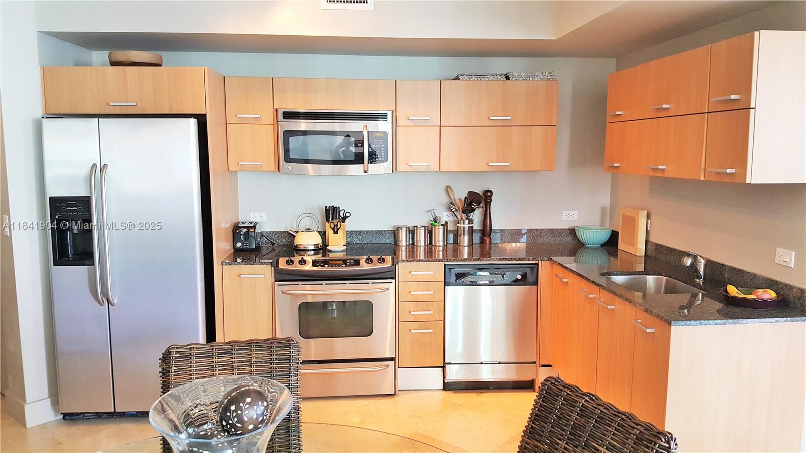 350 S Miami Ave #2002, Miami FL 33130