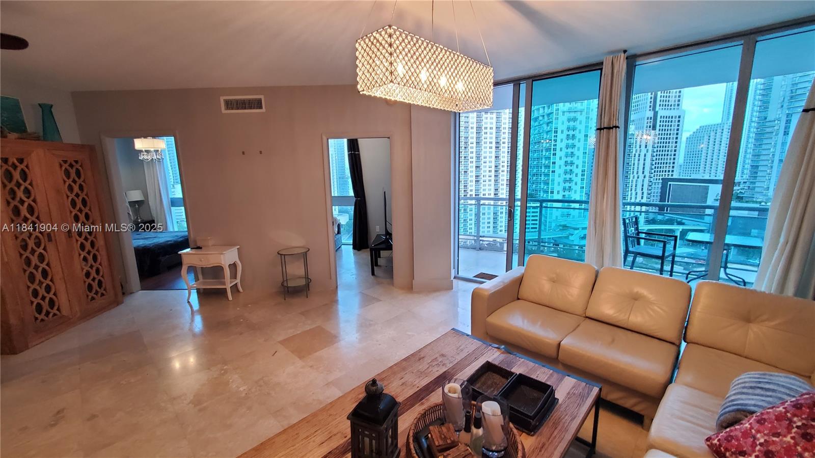 350 S Miami Ave #2002, Miami FL 33130