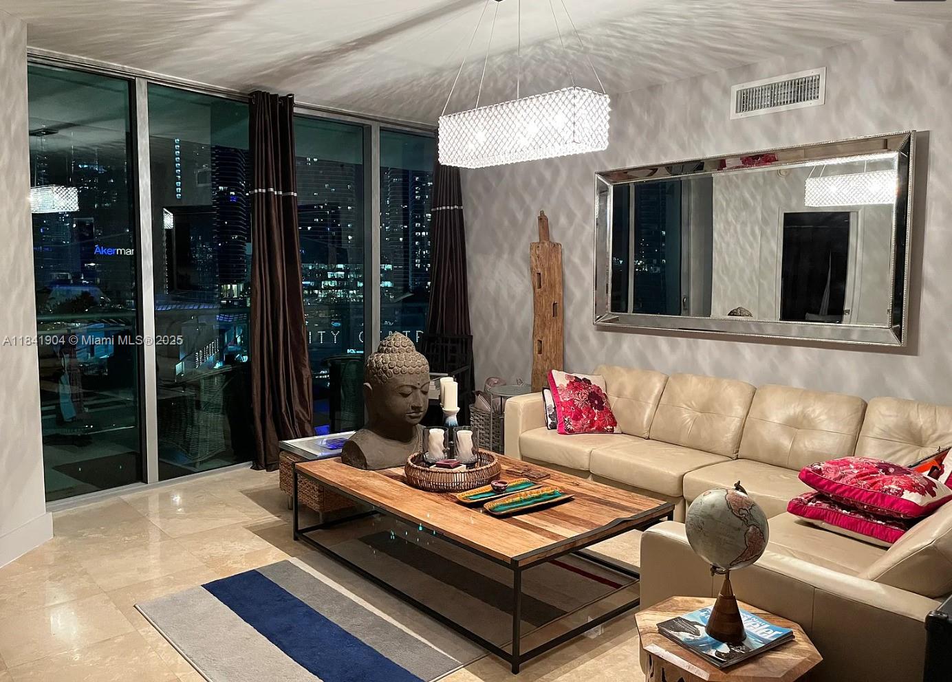 350 S Miami Ave #2002, Miami FL 33130