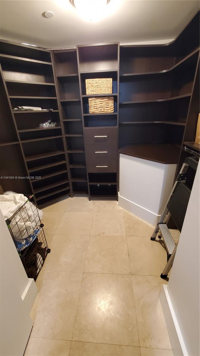 350 S Miami Ave #2002, Miami FL 33130