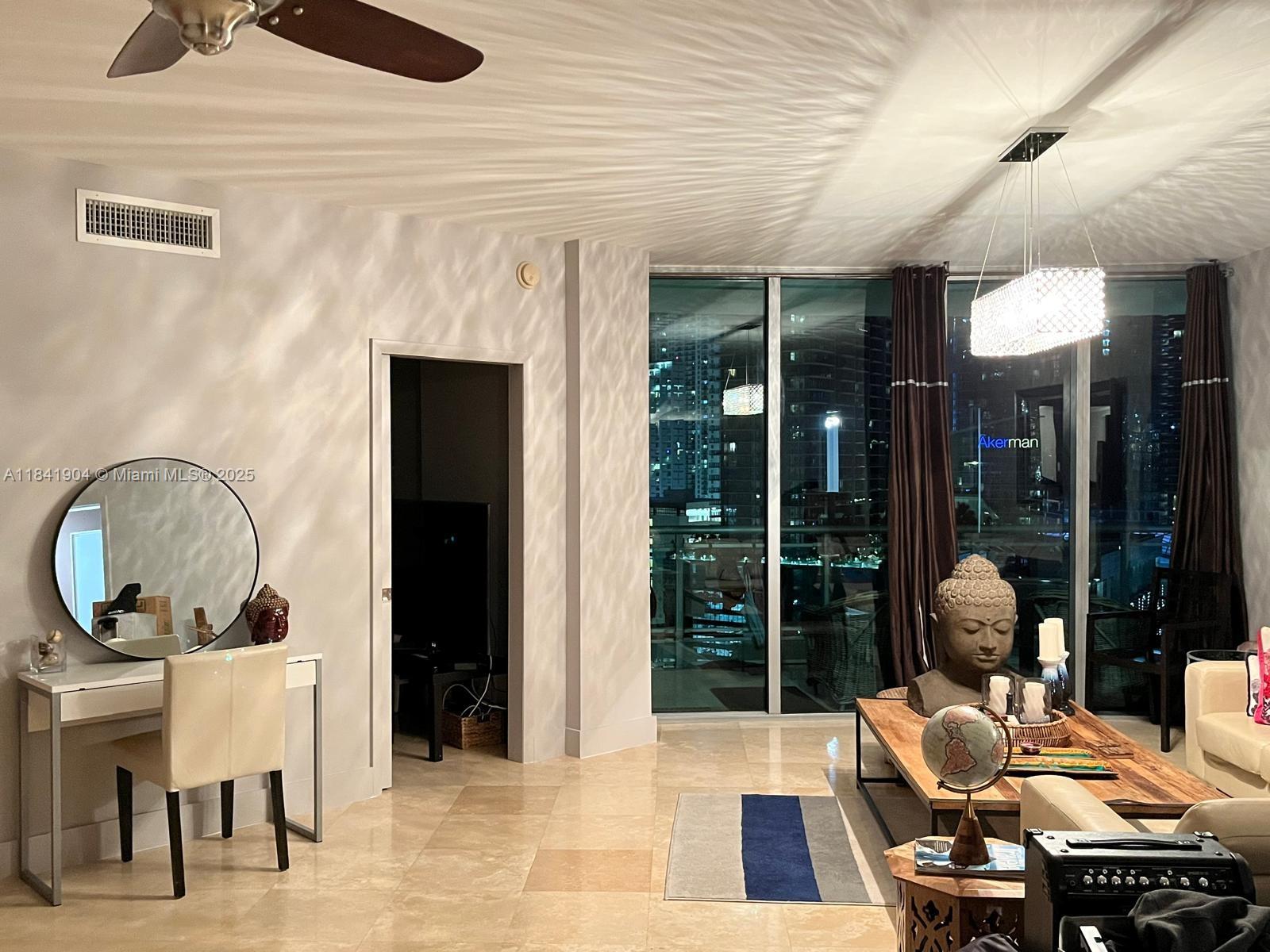 350 S Miami Ave #2002, Miami FL 33130