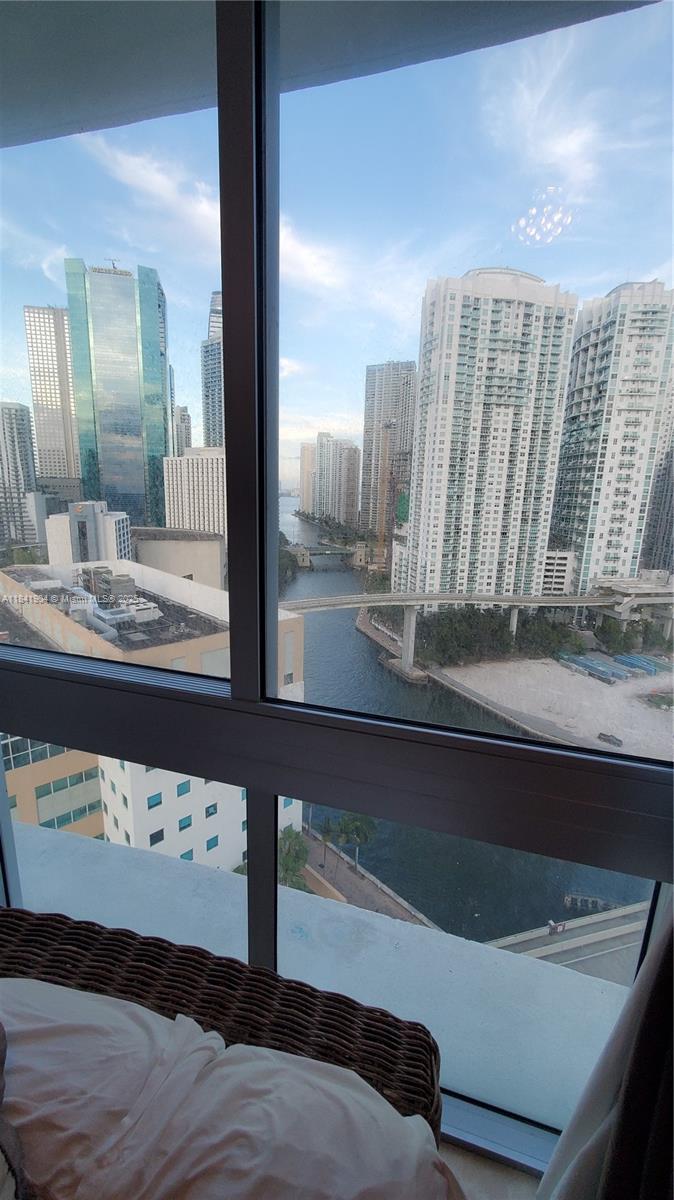 350 S Miami Ave #2002, Miami FL 33130