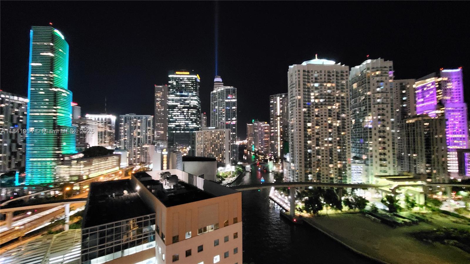 350 S Miami Ave #2002, Miami FL 33130