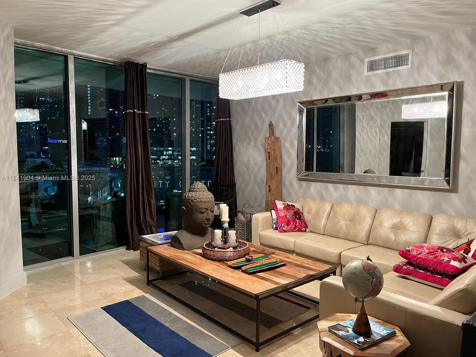 350 S Miami Ave #2002, Miami FL 33130