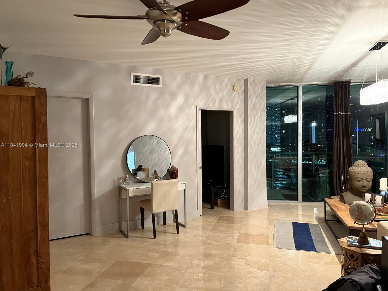 350 S Miami Ave #2002, Miami FL 33130
