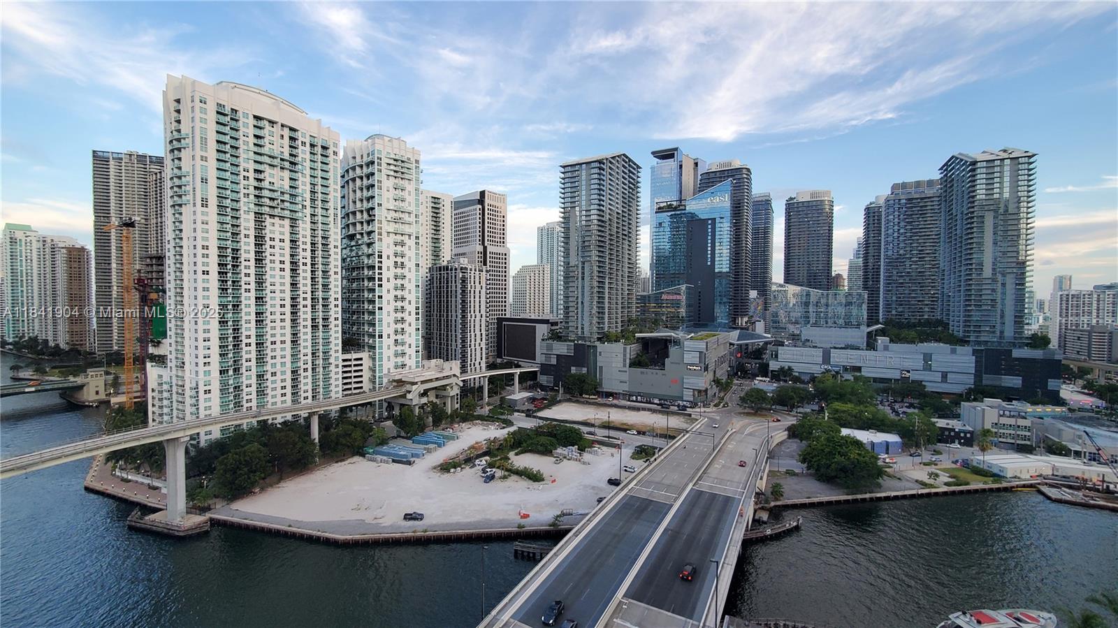 350 S Miami Ave #2002, Miami FL 33130