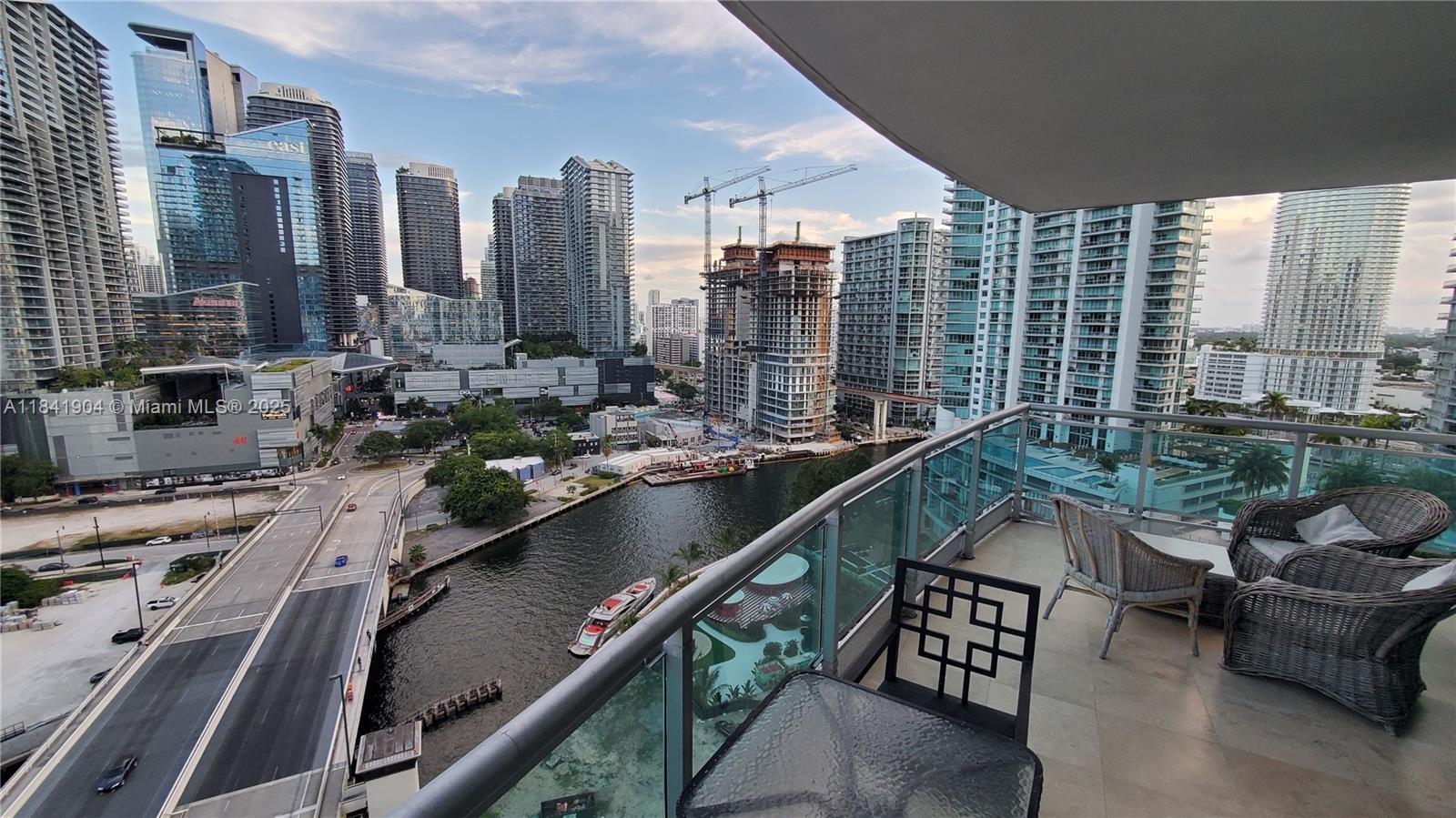 350 S Miami Ave #2002, Miami FL 33130
