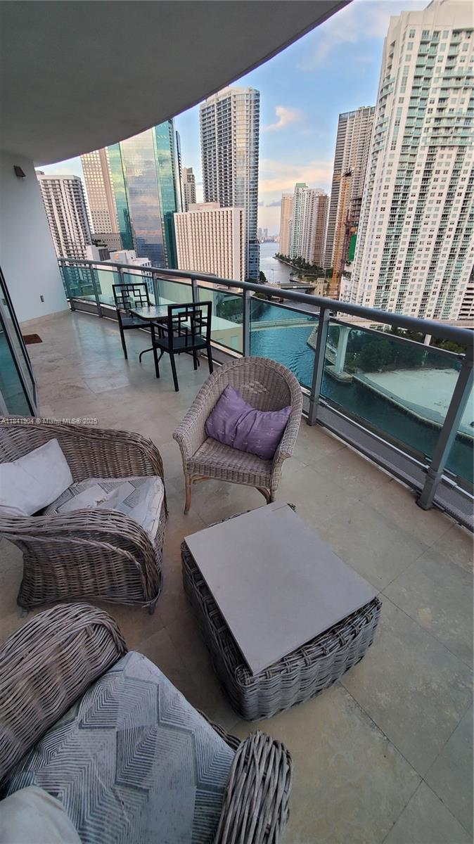 350 S Miami Ave #2002, Miami FL 33130