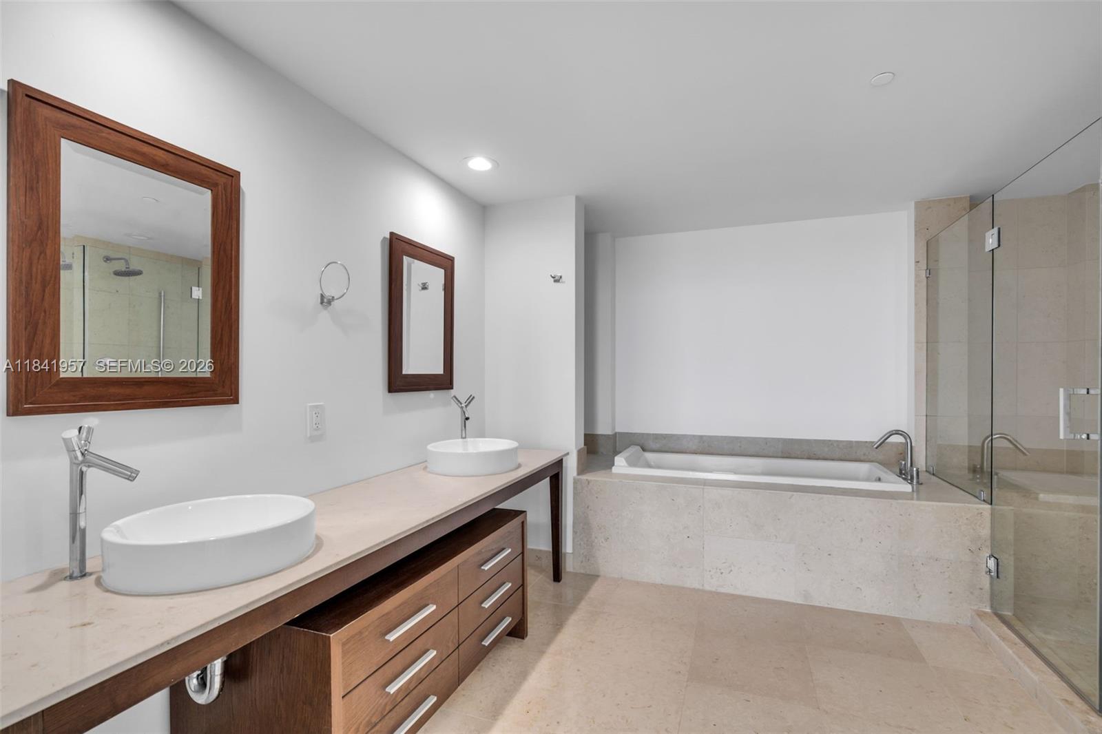 465 Brickell Ave #3505, Miami FL 33131