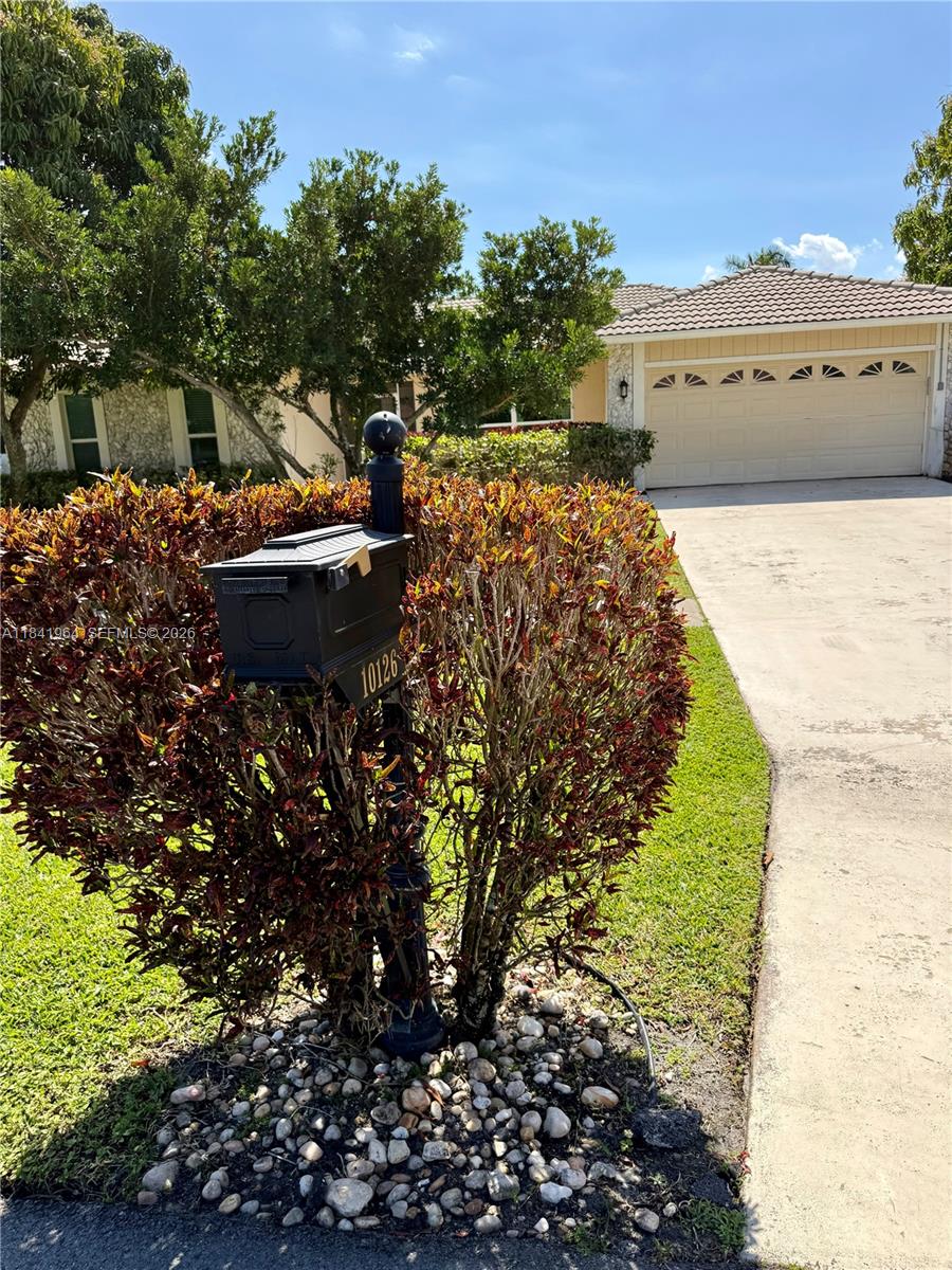 10126 Crosswind Rd, Boca Raton FL 33498