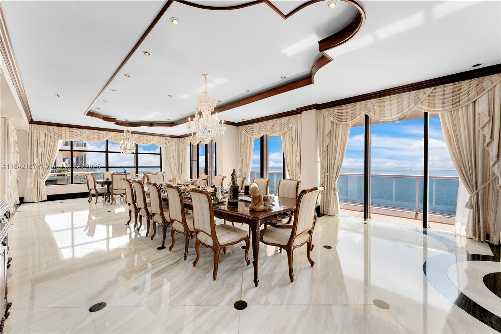 5757 Collins Ave #PH-4, Miami Beach FL 33140