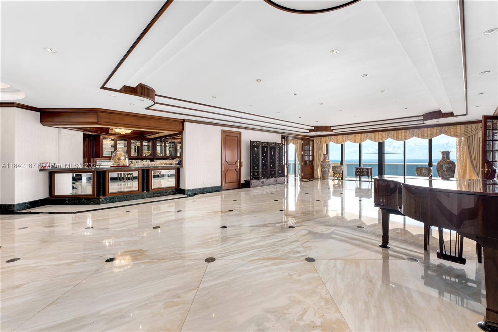 5757 Collins Ave #PH-4, Miami Beach FL 33140
