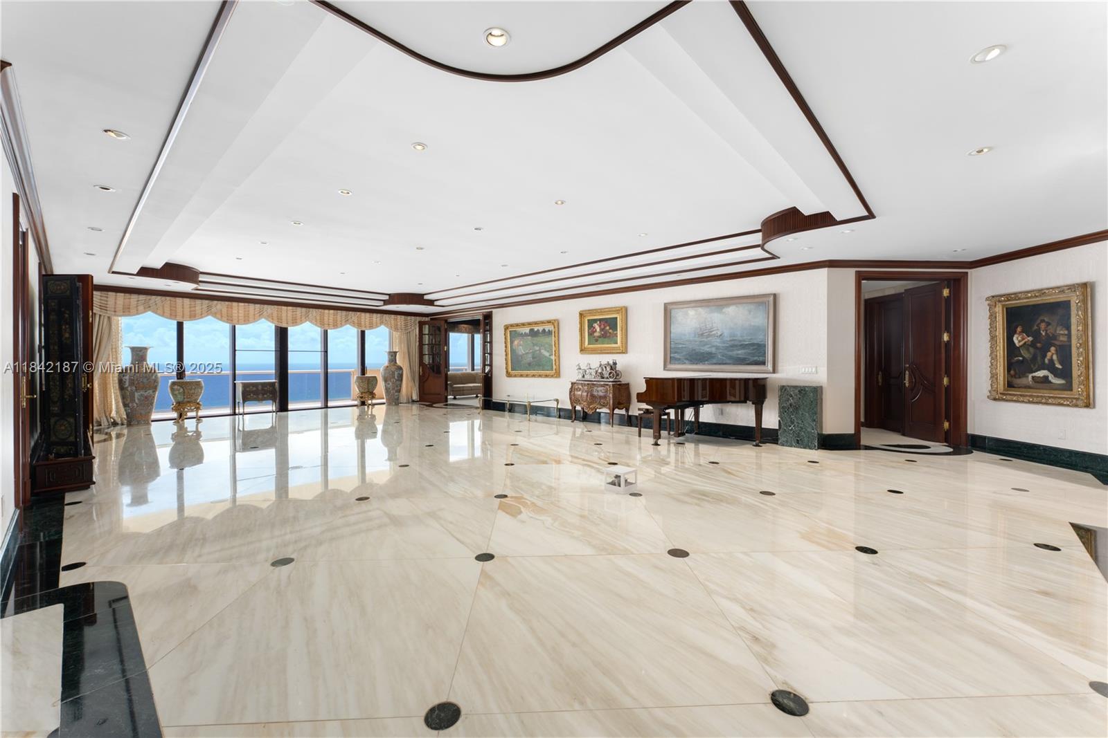 5757 Collins Ave #PH-4, Miami Beach FL 33140