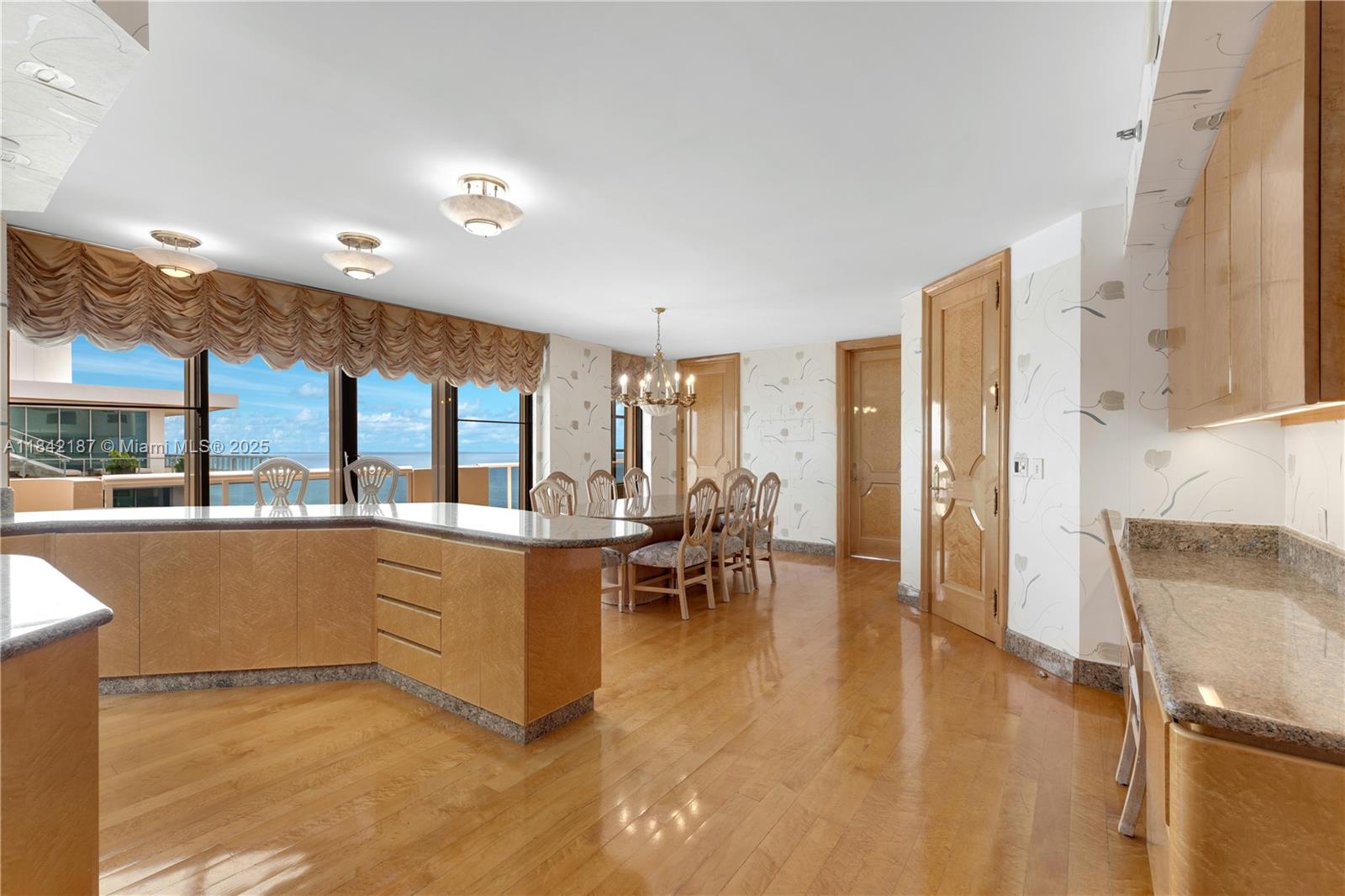 5757 Collins Ave #PH-4, Miami Beach FL 33140