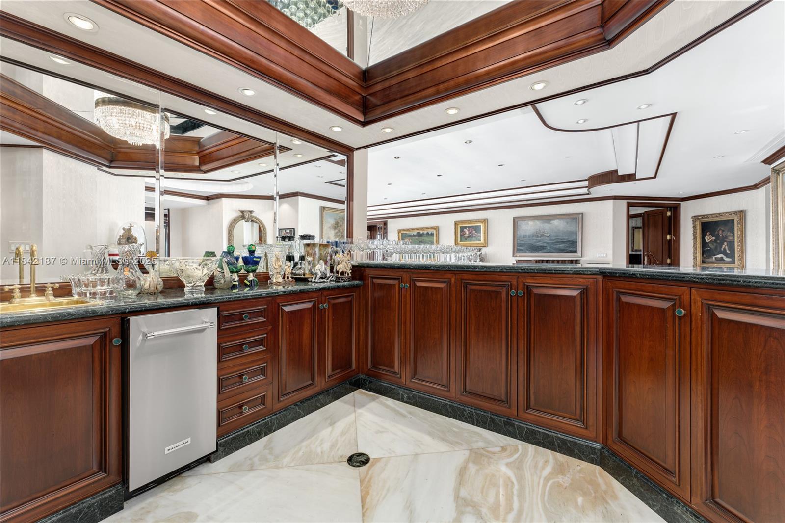 5757 Collins Ave #PH-4, Miami Beach FL 33140