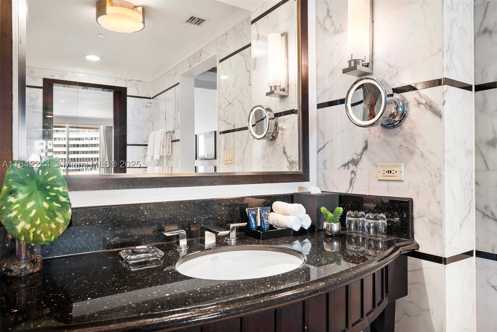 4391 Collins Ave #802, Miami Beach FL 33140
