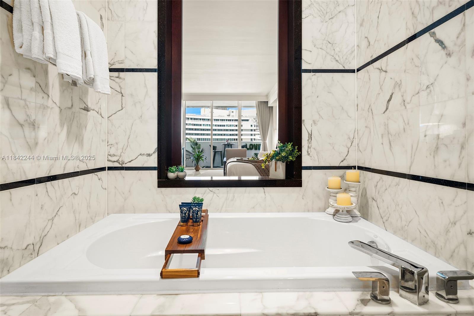 4391 Collins Ave #802, Miami Beach FL 33140
