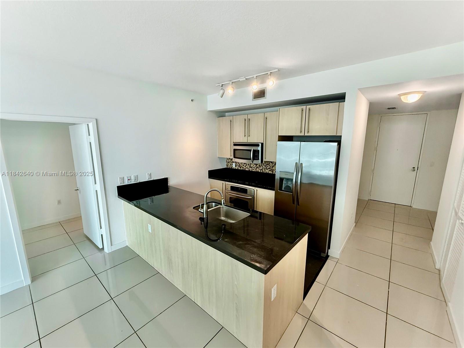 79 SW 12th St #1909-S + DEN, Miami FL 33130