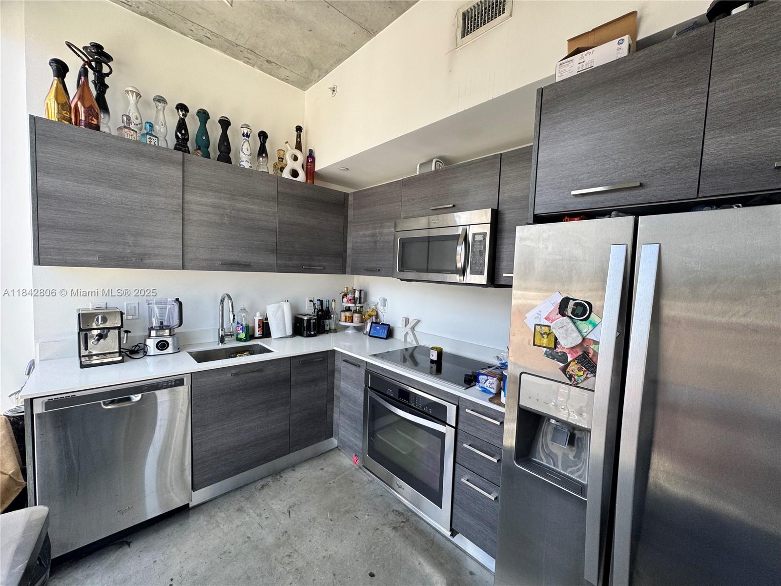 151 SE 1st St #1410, Miami FL 33131