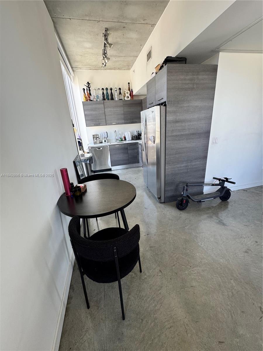 151 SE 1st St #1410, Miami FL 33131