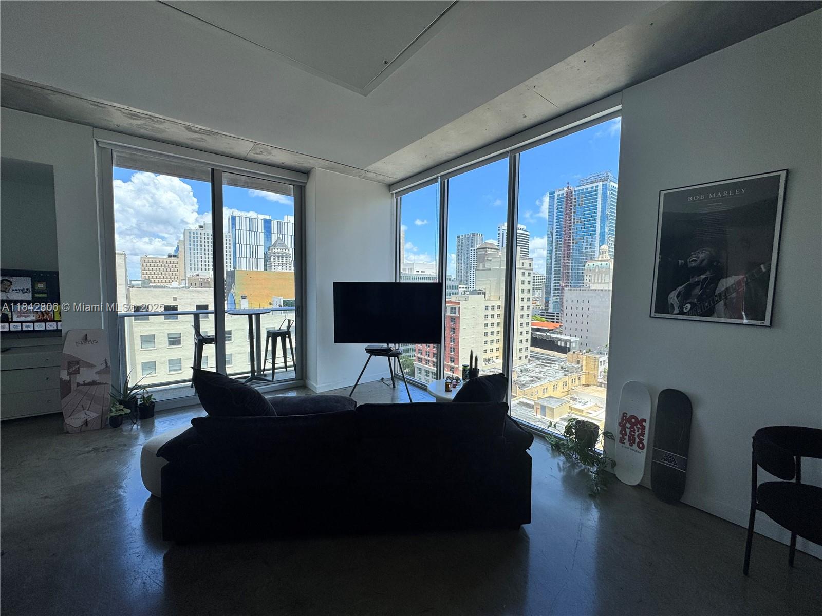 151 SE 1st St #1410, Miami FL 33131