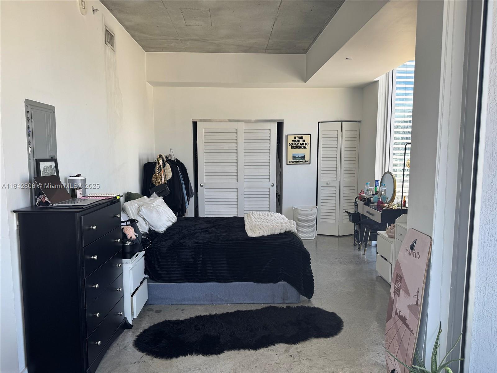 151 SE 1st St #1410, Miami FL 33131