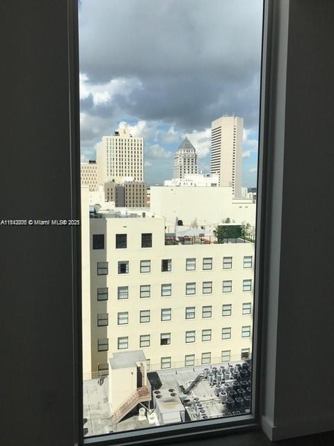 151 SE 1st St #1410, Miami FL 33131
