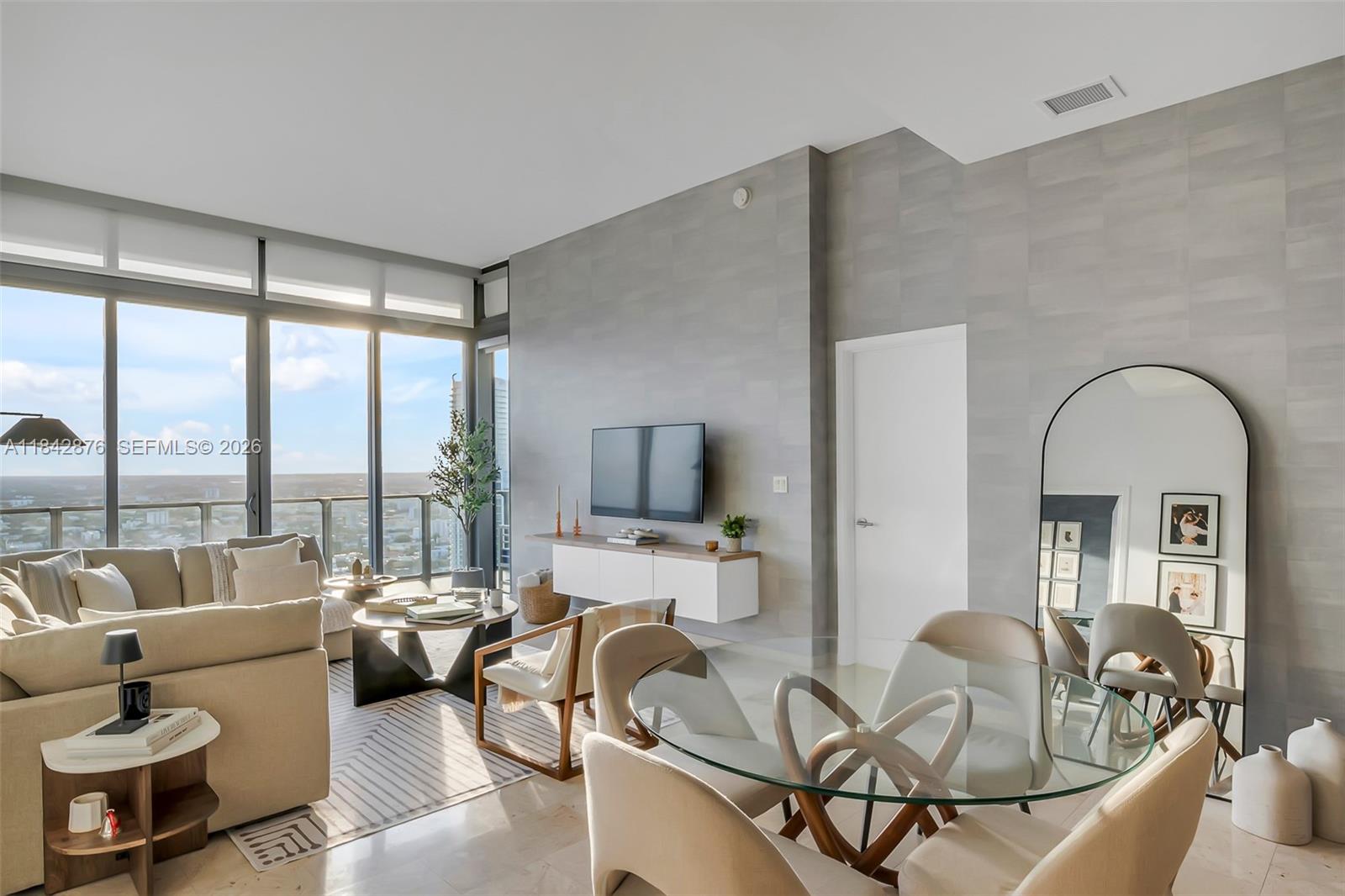 88 SW 7th St #4004, Miami FL 33130