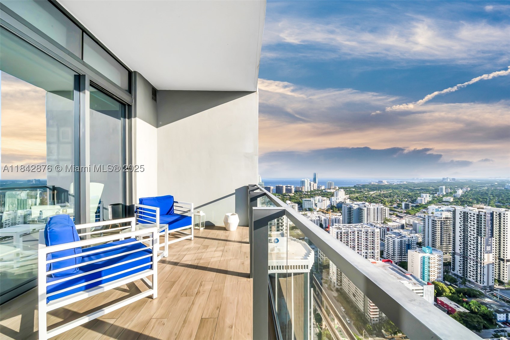 88 SW 7th St #4004, Miami FL 33130