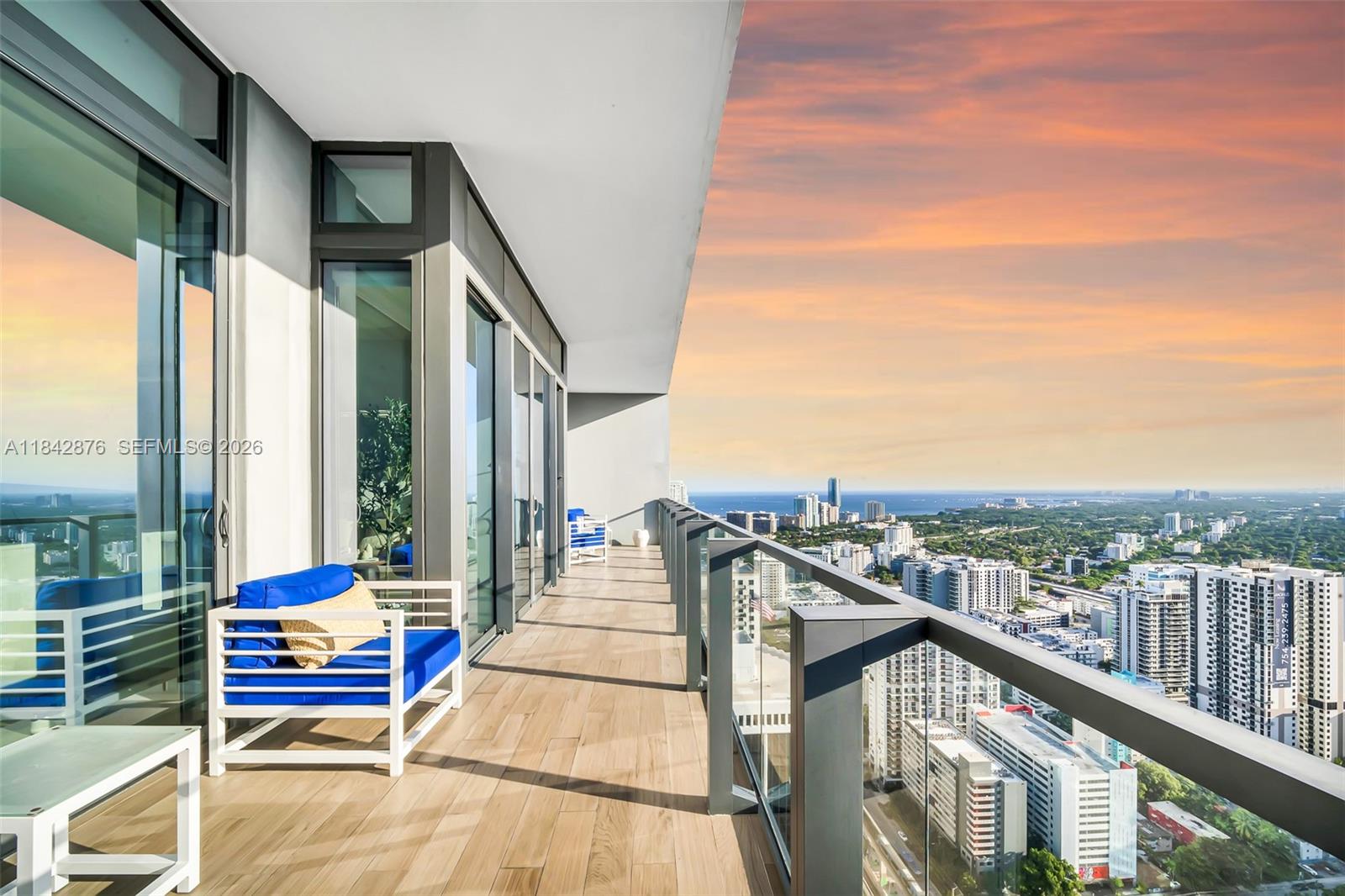 88 SW 7th St #4004, Miami FL 33130