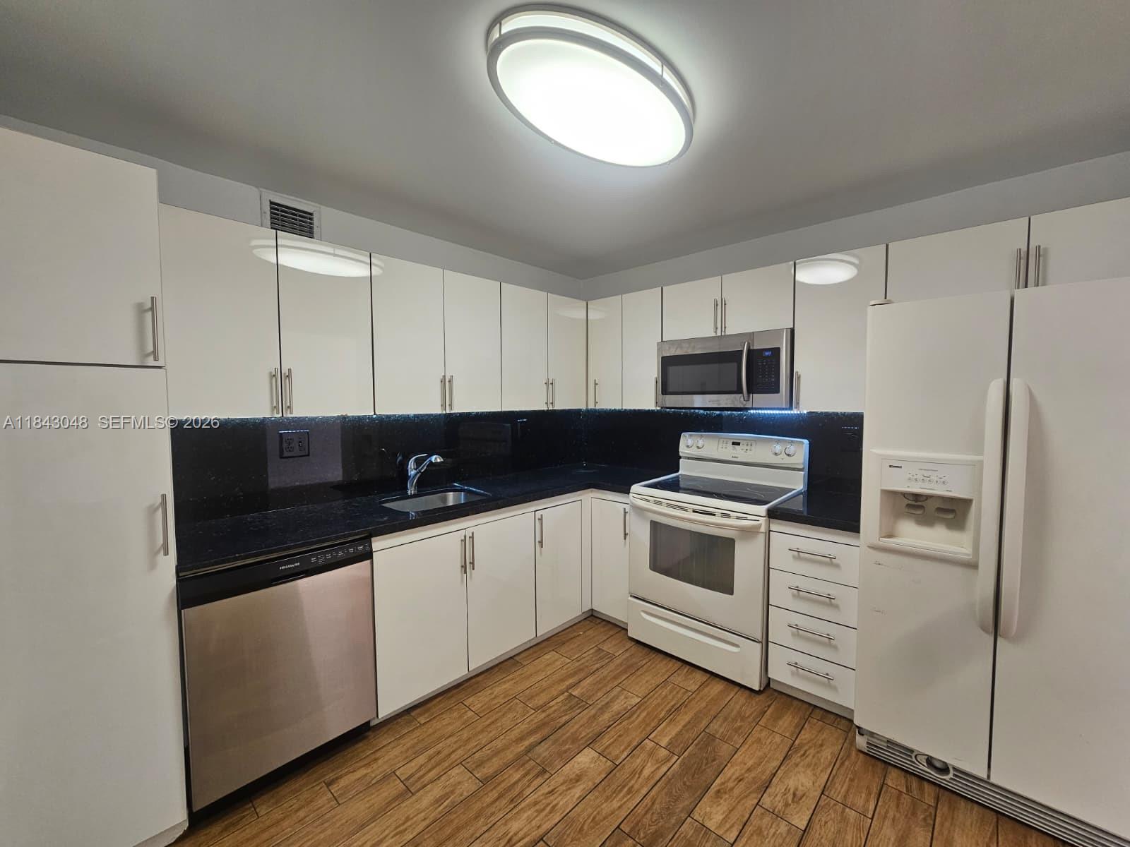 Aventura FL 33160 - A11843048
