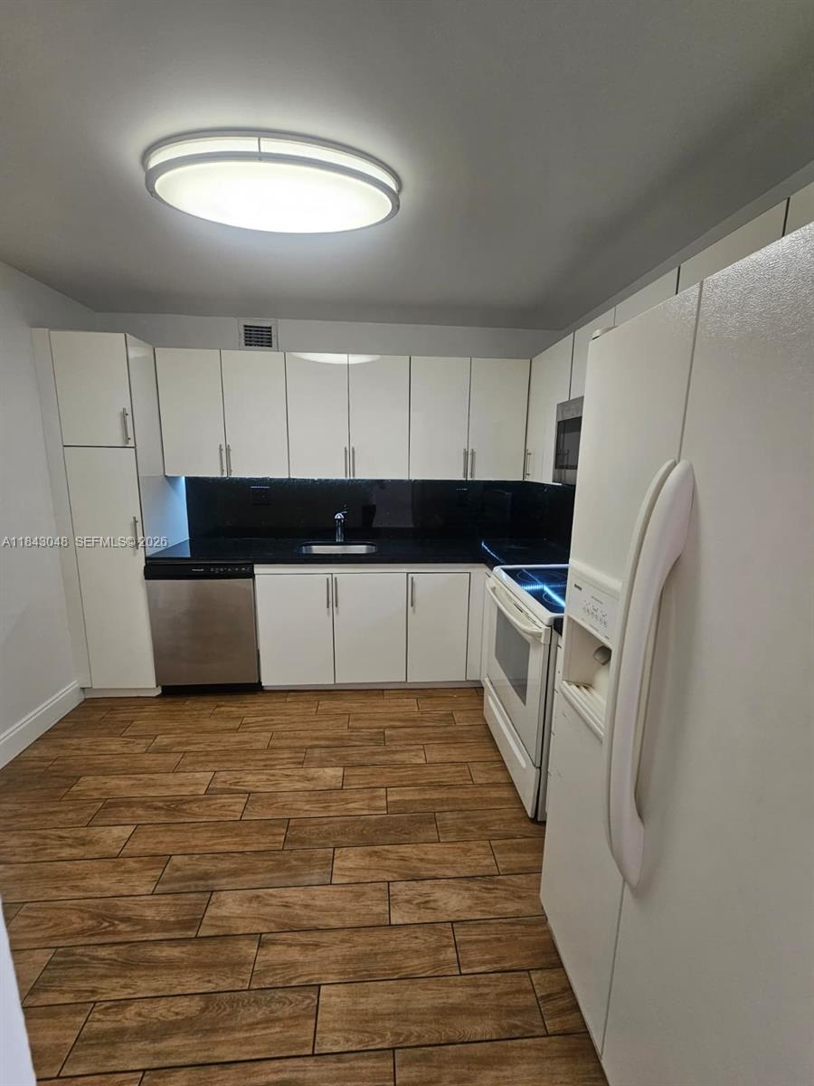 Aventura FL 33160 - A11843048